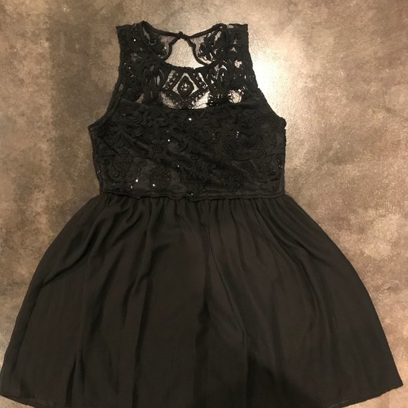 Black Lace Formal Dress Size Medium - Picture 6 of 8
